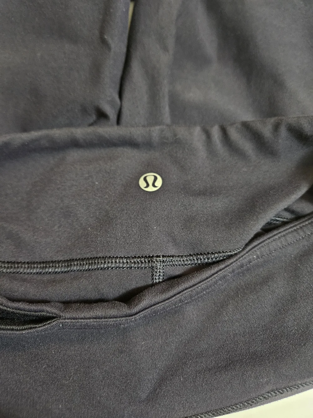 Lululemon Athletica Navy Blue Cropped Leggings Size 6 Running Crossfit Workout